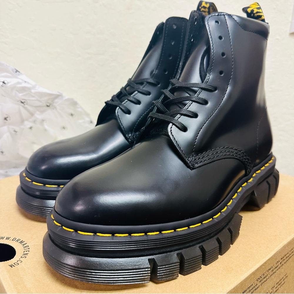 DR. MARTENS Rikard Platform Boots
